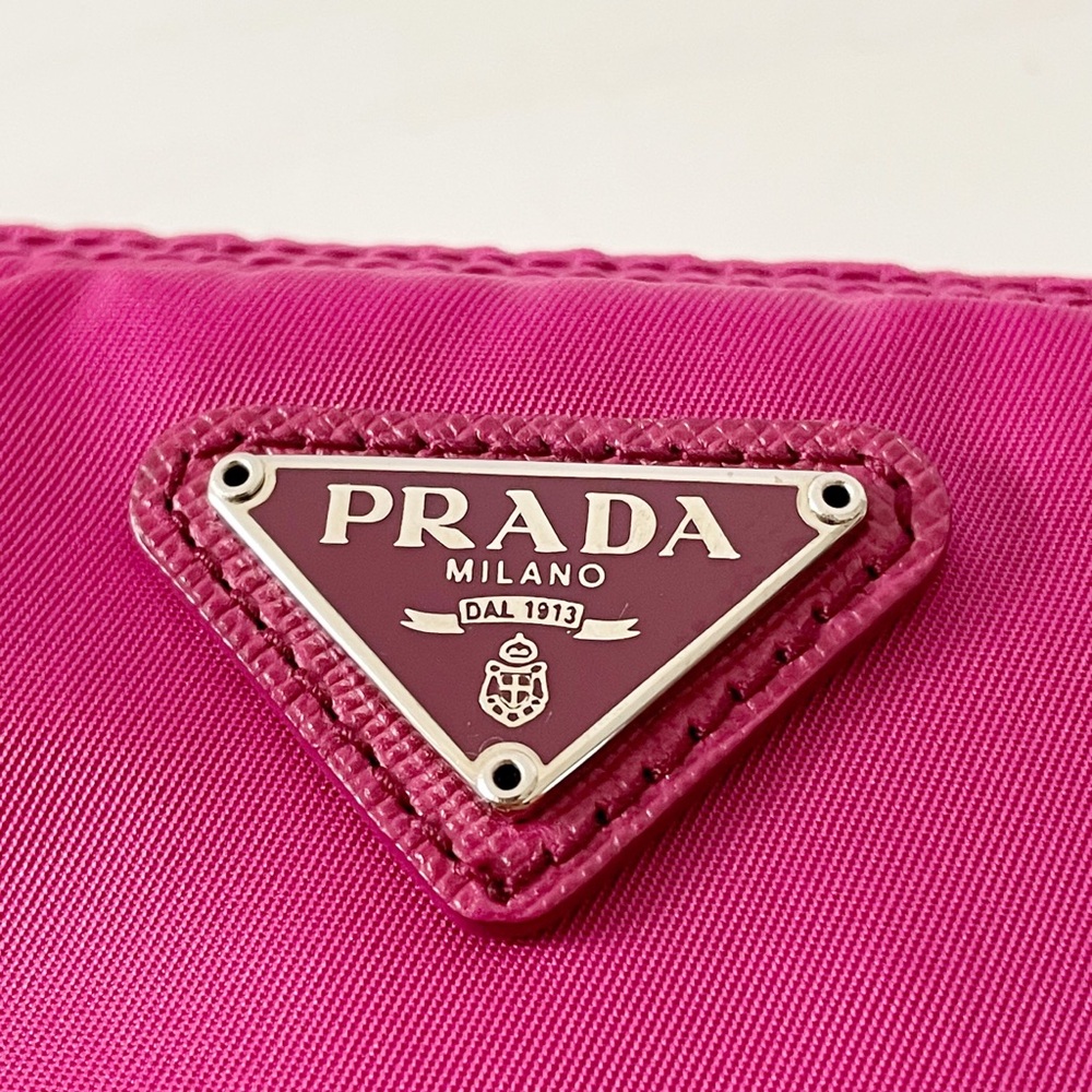 Prada rare mini pouch hot pink nylon triangle logo cosmetic bag - Picture 3 of 9